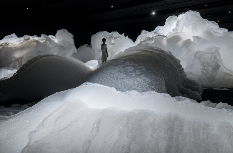 22.12.2013 foam-by-kohei-nawa-at-the-aichi-triennial-designboom-05